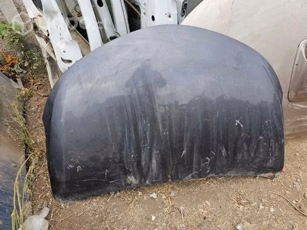 Capot toyota yaris 2016