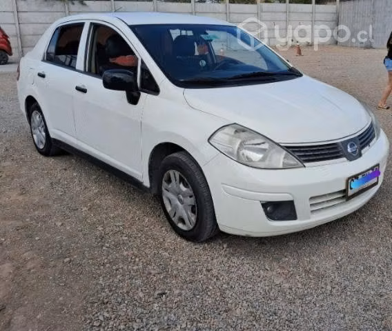 Se vende Nissan Tiida 2011 Blanco (Conversable)