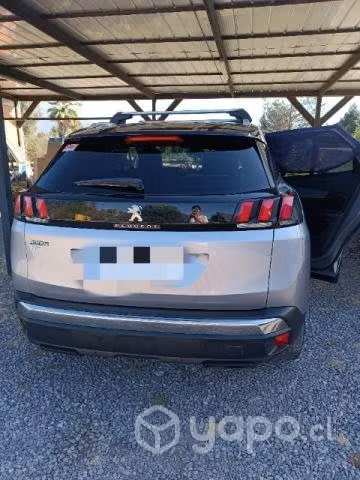 Peugeot 3008 petrolera 2018