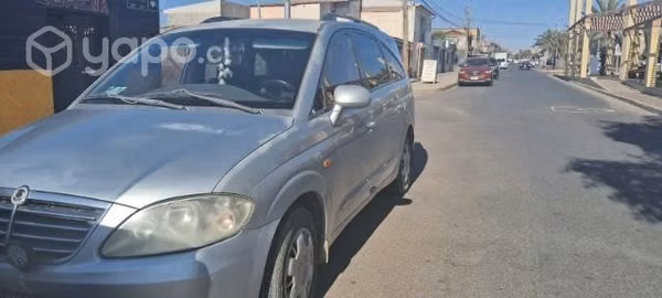 Ssangyong Stavic 2,7 año 2012 mecánico, diexcelent