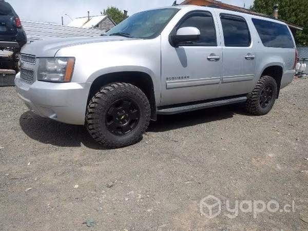 Suburban 2011 full equipo
