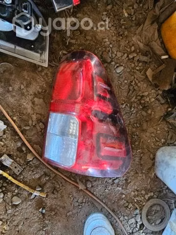 Foco trasero toyota hilux 2019