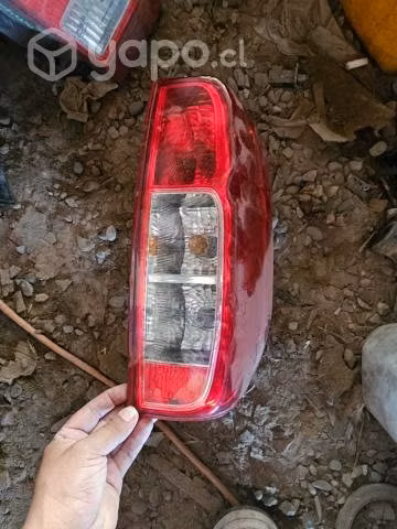 Foco trasero nissan navara