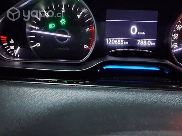 Vendo auto Peugeot 208 año 2013
