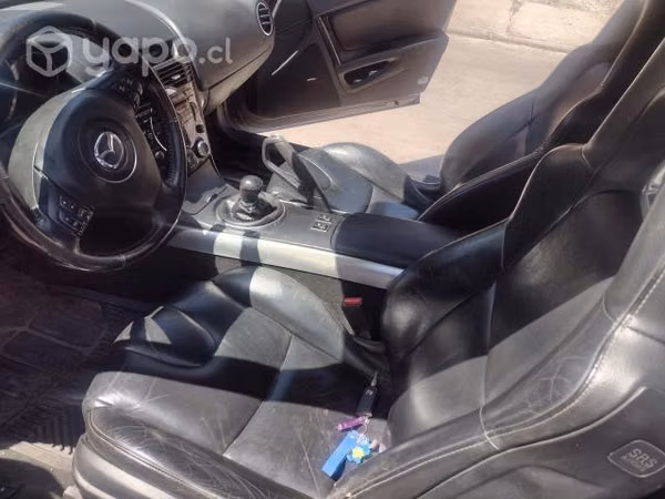 Auto modelo deportivo mazda