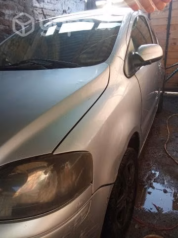 Vendo VOLKSWAGEN FOX 2006 tiene detalles