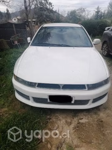 Mitsubishi Galant año 2001