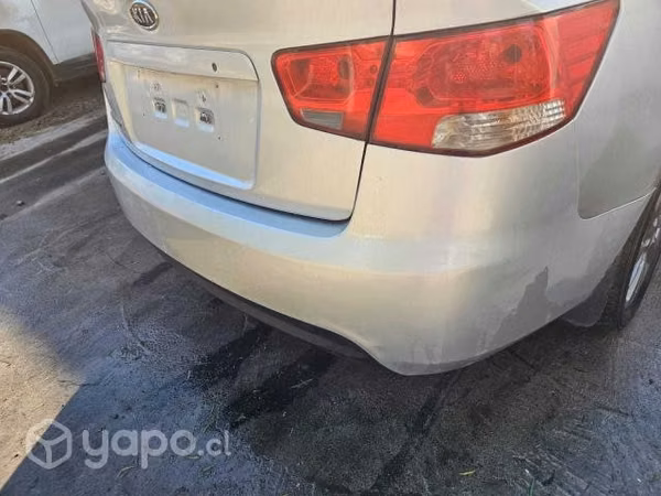 Parachoque trasero kia cerato 2012