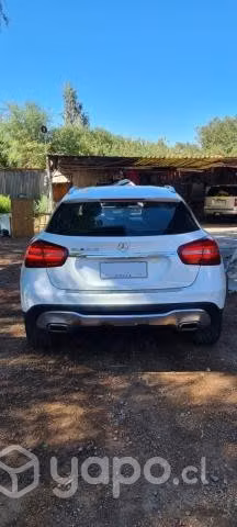 Mercedes benz gla200 2021
