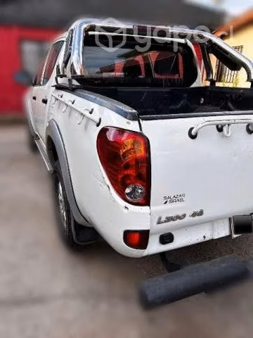 Camioneta Mitsubishi katana 2015