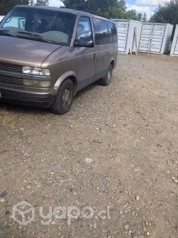 Se vende chevrolet astro van americana