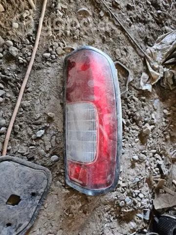 Foco trasero nissan terrano