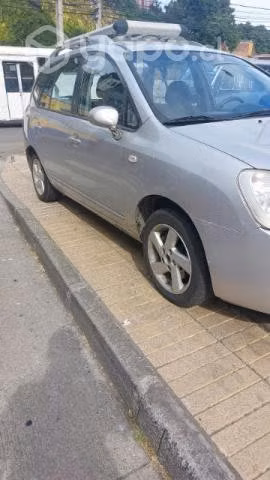 Kia carens 2011