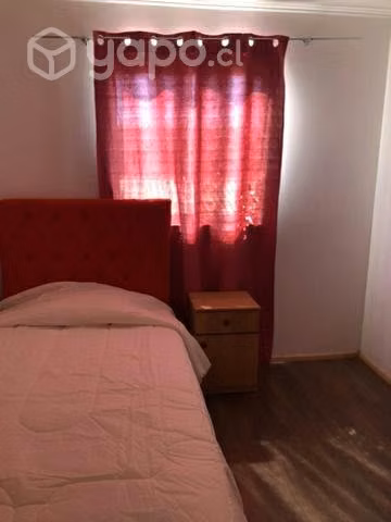Se arrienda habitación en casa grande de dos pisos
