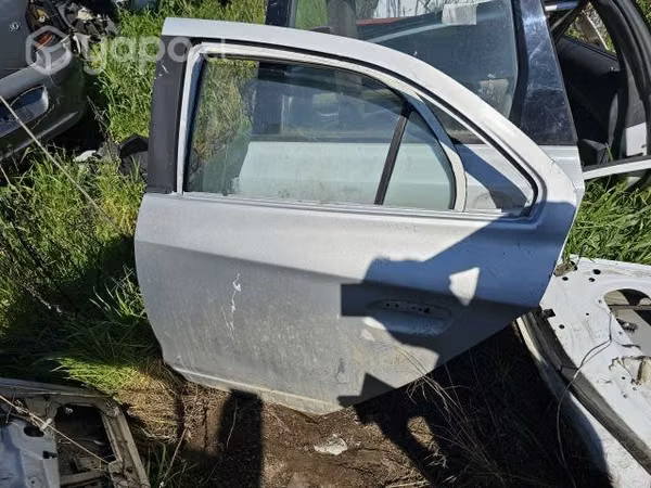 Puerta trasera chevrolet prisma