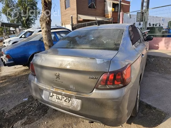 Maleta peugeot 301 2018