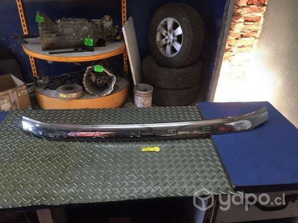 Moldura capot Ford Ranger 3.2 2014