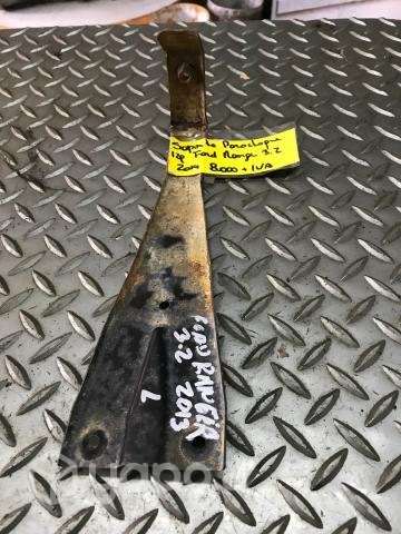 Soporte parachoque izq Ford Ranger 3.2 2014