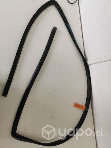 Moldura Parabrisas Pick Up 2.2 2016