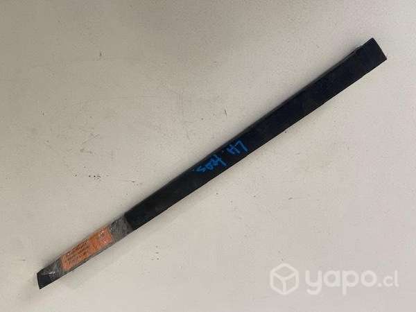 Moldura lame vidrio puerta trasera izq pick up