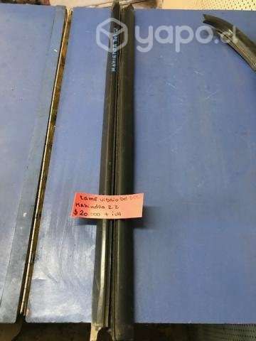 Moldura lame vidrio delantera derecha Mahindra