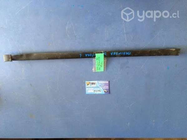 Moldura lame vidrio delantera izquierda Mahindra