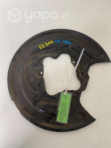 Proteccion disco freno trasero izquierdo (FE300)