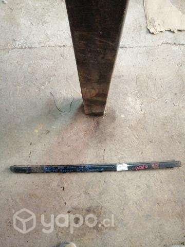 Moldura lame vidrio delantero derecho Chevrolet Ex