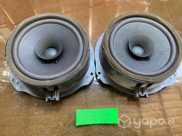 Par parlantes traseros Ford Explorer 2013