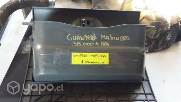 Guantera tablero Mahindra
