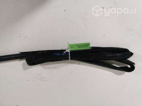 Goma Vidrio Puerta Delantera Izquier Mahindra 2018