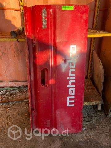 Portalon con detalle Mahindra 2015