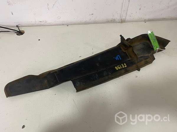 Moldura superior torre del izq (FE198) Ford Explor