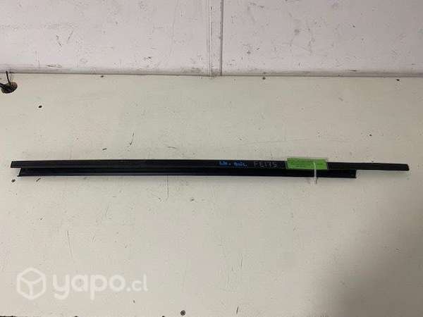 Moldura lame vidrio puerta del izq (FE175) Ford Ex