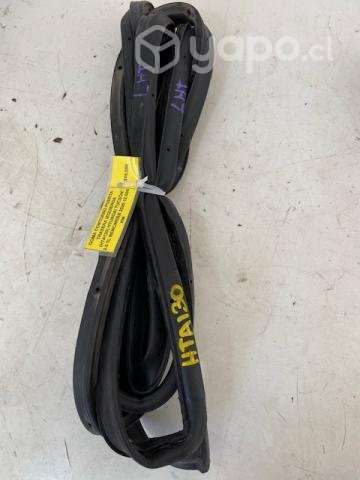 Goma contorno puerta trasera izquierda (HTA130) Hy