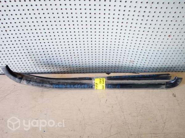 Moldura lame vidrio trasera derecha Ford Ranger Ta