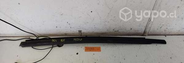 Moldura Lame Vidrio Delantera Derecha (FE2102) For