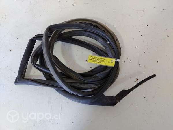 Goma Contorno Puerta Delantera Derecha (SNA142) Ss