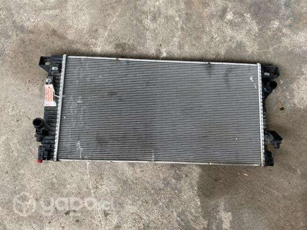 Radiador agua detalle bote HL34-8005-AB Ford F150