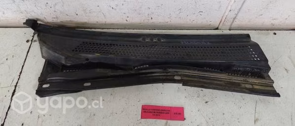 Rejilla Torpedo Derecha L200 2014