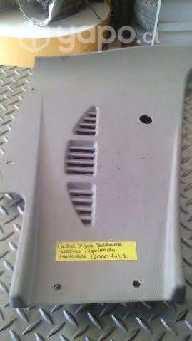 Tapiz cubre pilar trasero sup izq Pick Up 2.2