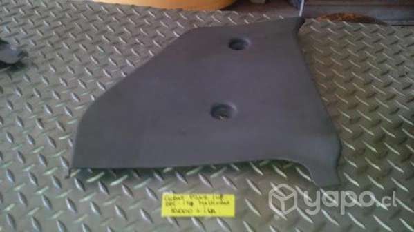 Tapiz cubre pilar delantero inferior izq Mahindra