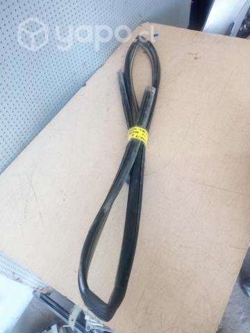 Goma vidrio puerta delantera izquierda Ford ranger