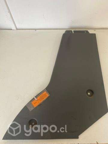 Tapiz cubre pilar trasero derecho inf Pick Up 2016
