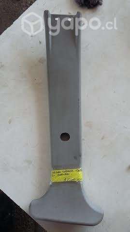Tapiz cubre pilar sup central izq Pick Up