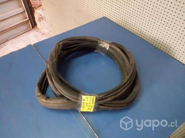 Goma contorno Pilar delantera derecha ranger 3.2 2