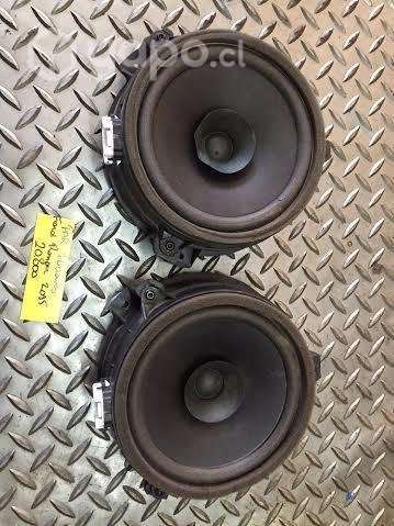 Par de parlantes Ford Ranger 2015