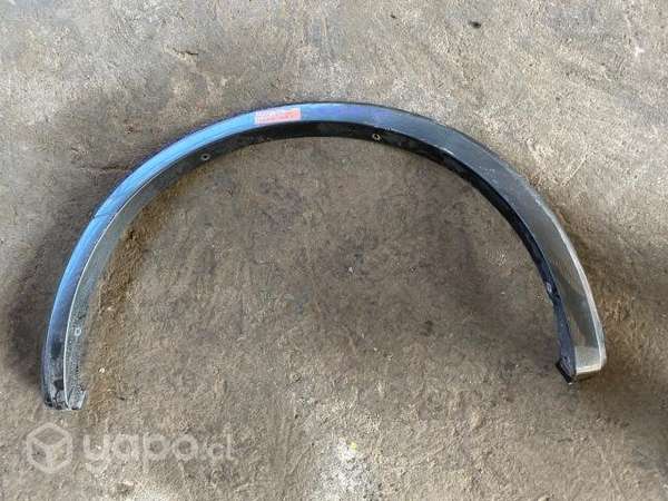 Moldura pasa rueda trasera izquierd Ford F150 2018