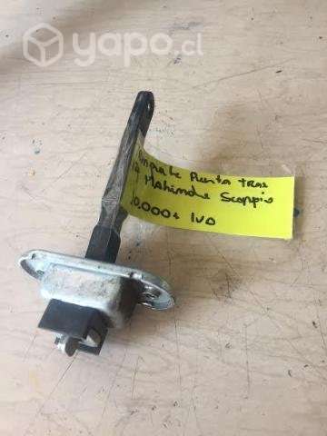 Trinquete puerta tras izq Mahindra Scorpio