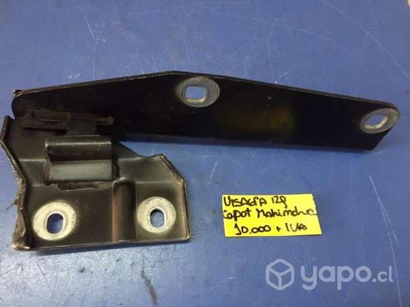Bisagra capot izquierda Mahindra